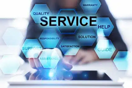 Team arbeitet gemeinsam an der Begleitung eines Digitalprojekts